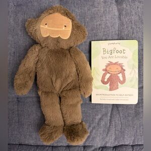 SLUMBERKINS Bigfoot Plushie and Book
